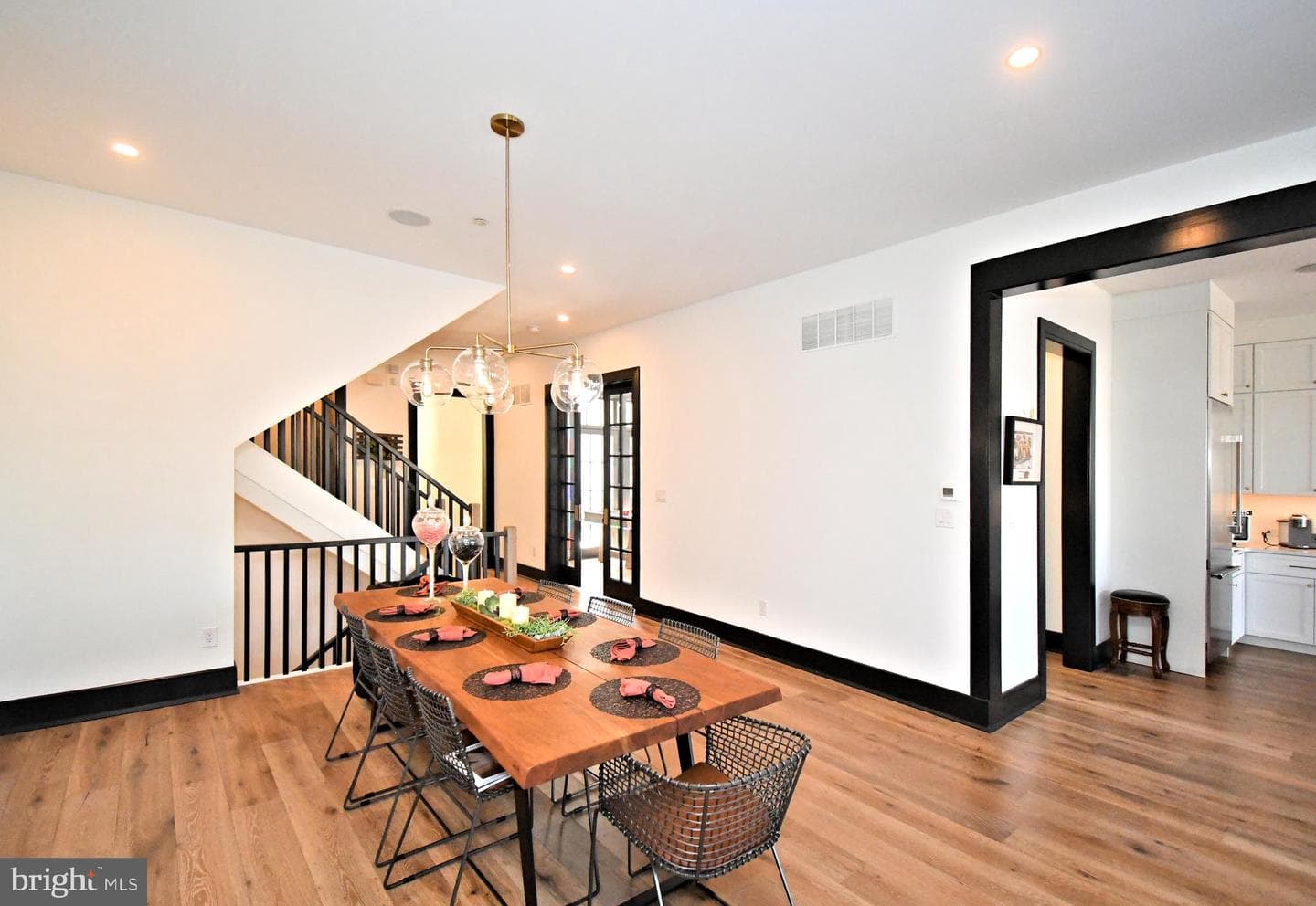 10 Richards Way photo 11