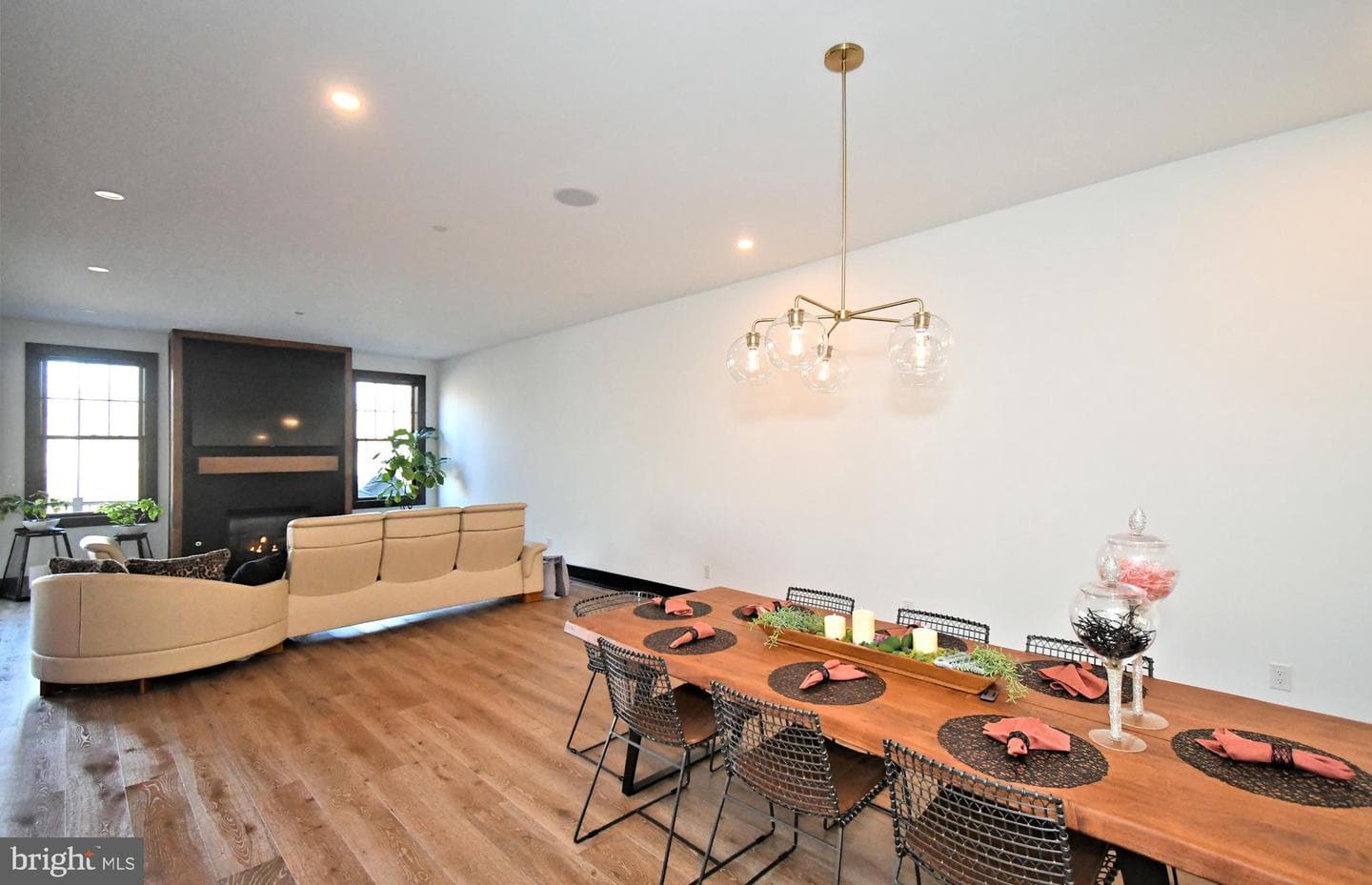 10 Richards Way photo 12