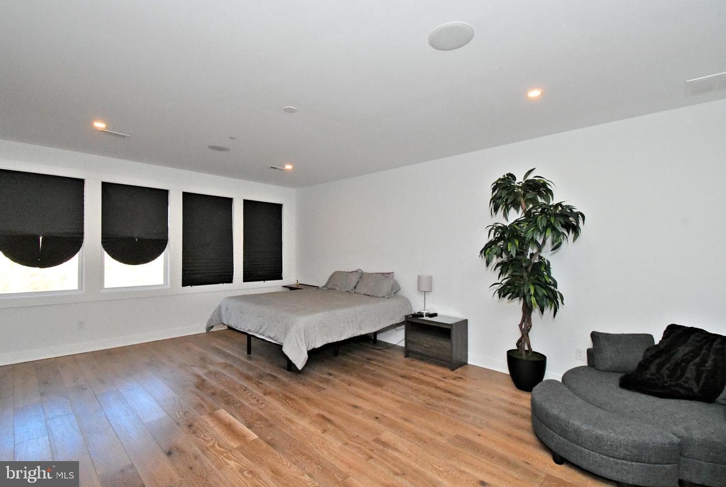 10 Richards Way photo 35
