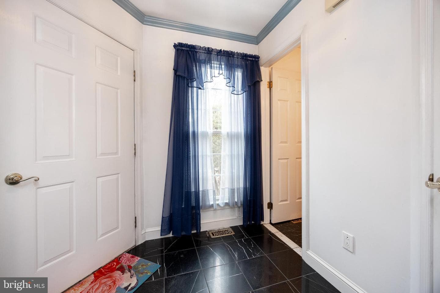 54 Aspen Way photo 3