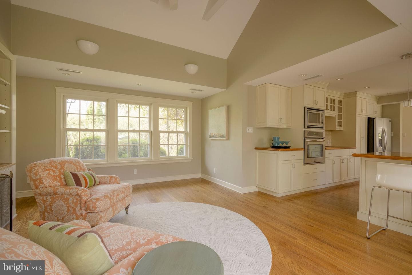 8221 Ardmore Avenue photo 4