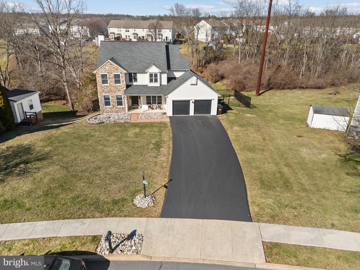 306 Sherwood Court N photo 4