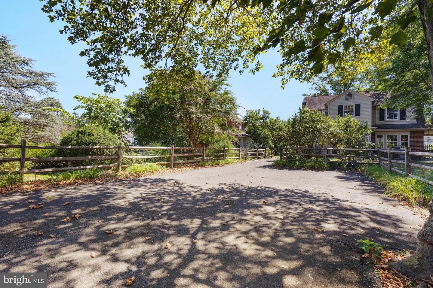 339 Maple Avenue photo 26