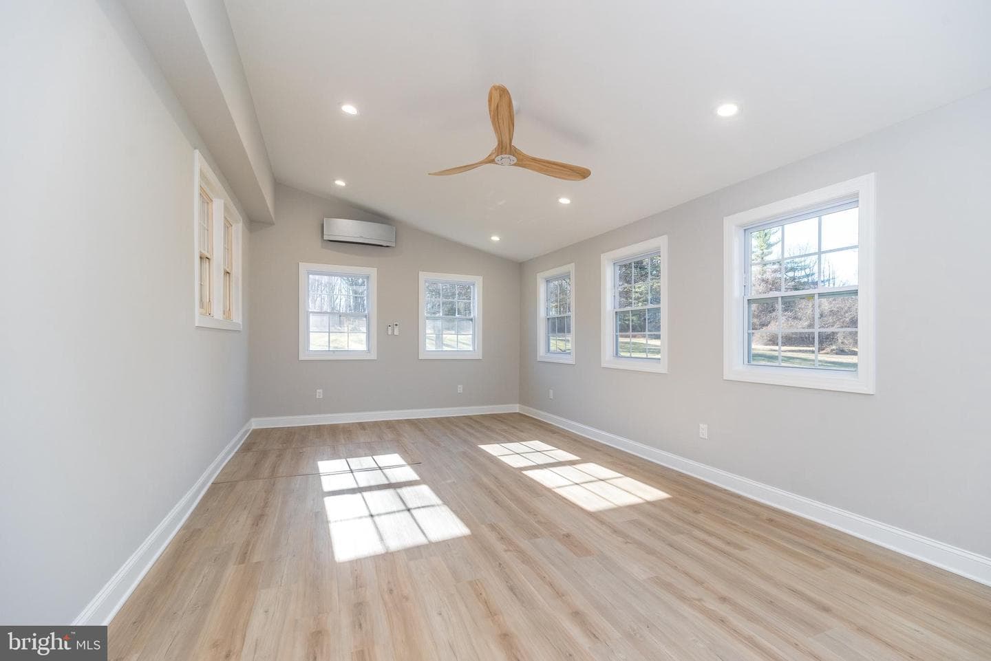 1433 Sandys Lane photo 30