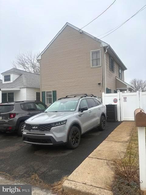 219 Connor Street photo 3