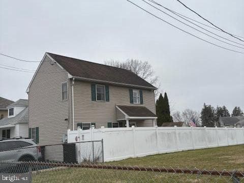 219 Connor Street photo 35