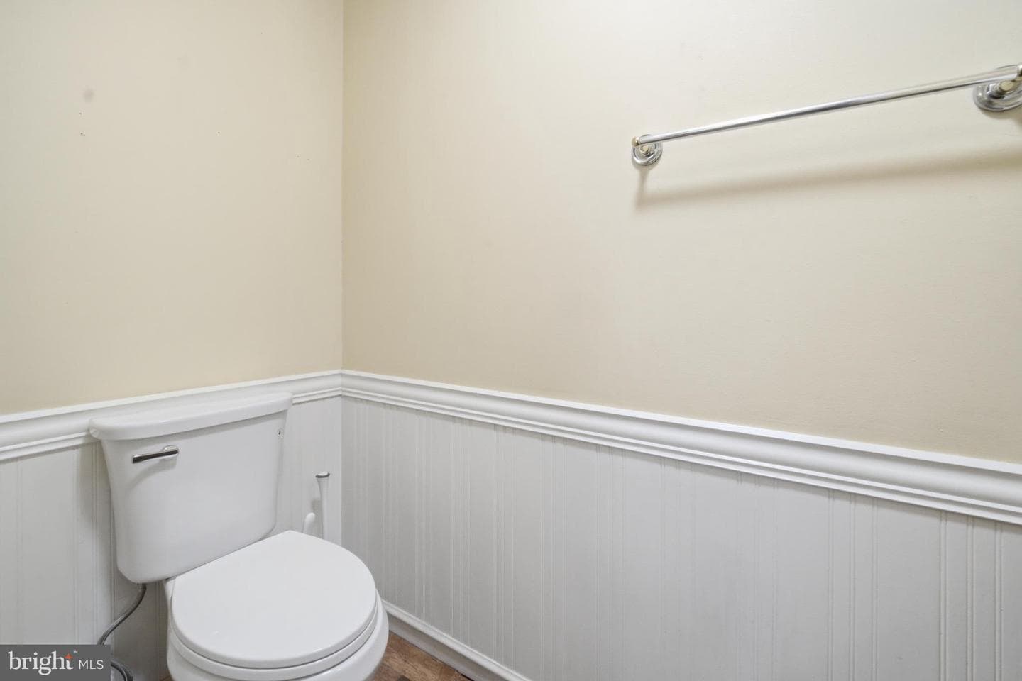 545 W 6th Street photo 11