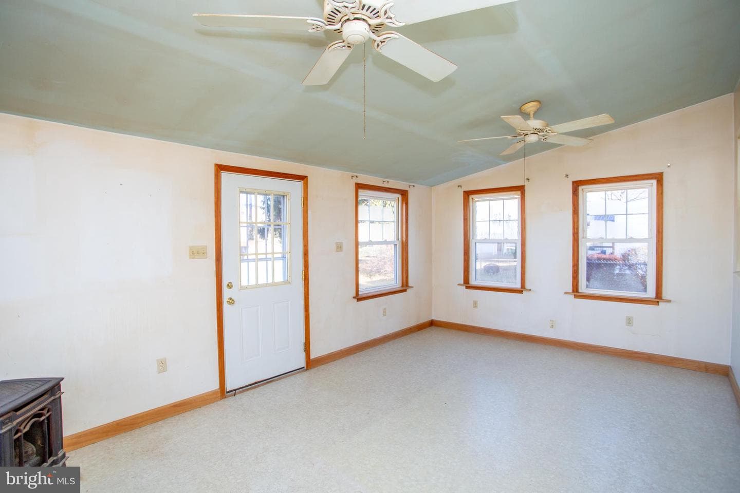 910 Garfield Avenue photo 13