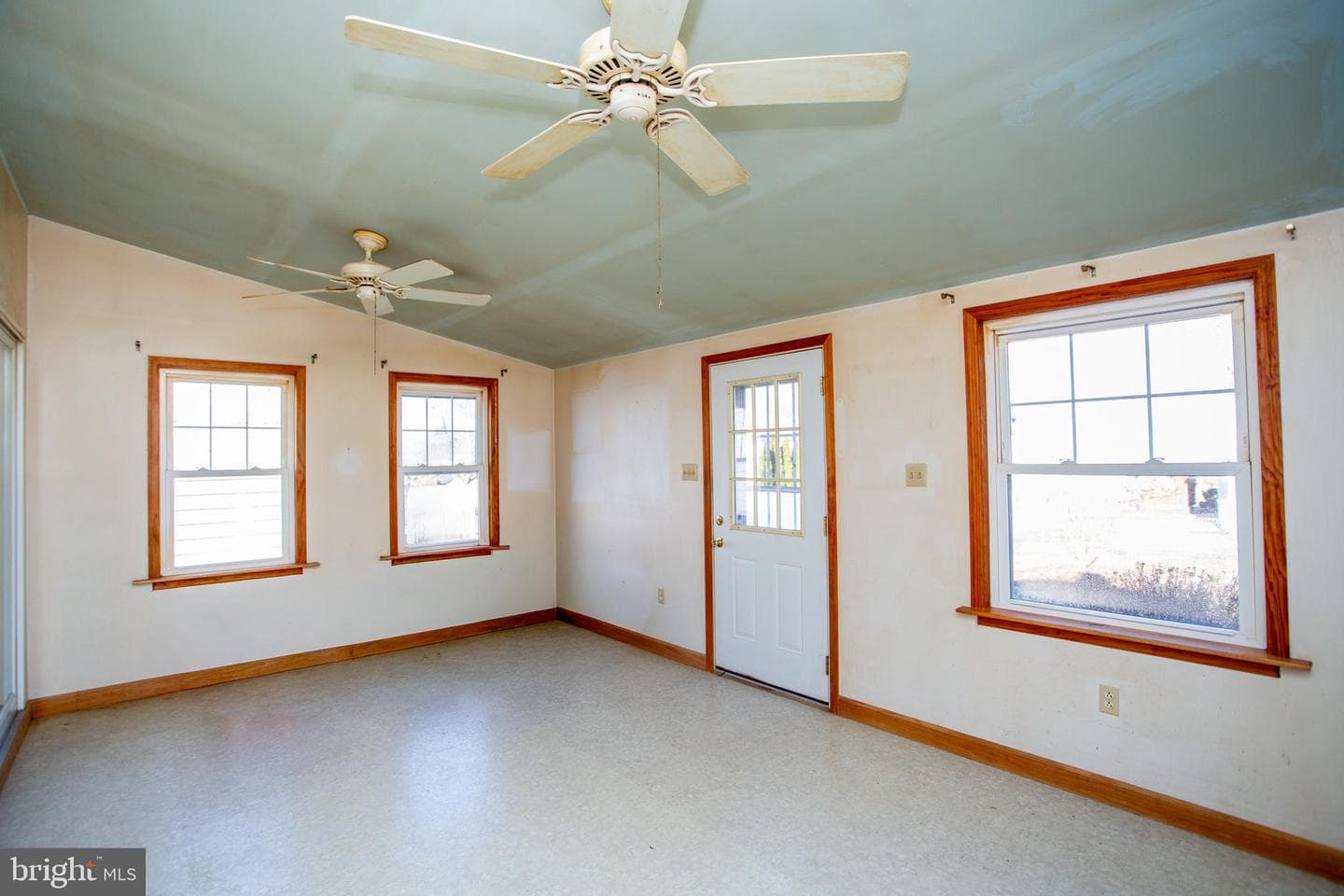 910 Garfield Avenue photo 16