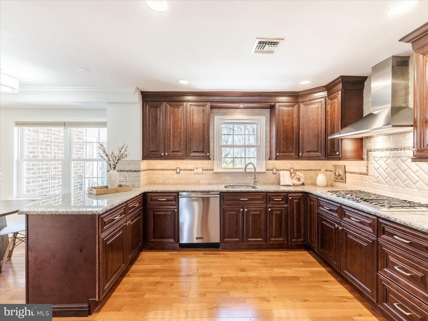 419 Vernon Road photo 12