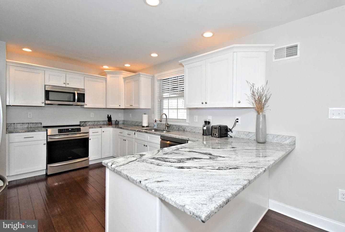 210 Becker Road photo 12