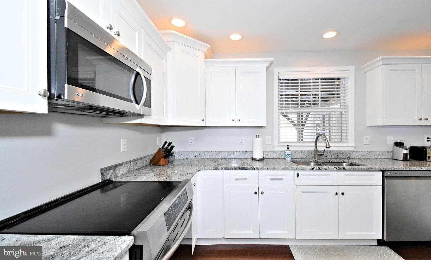 210 Becker Road photo 16