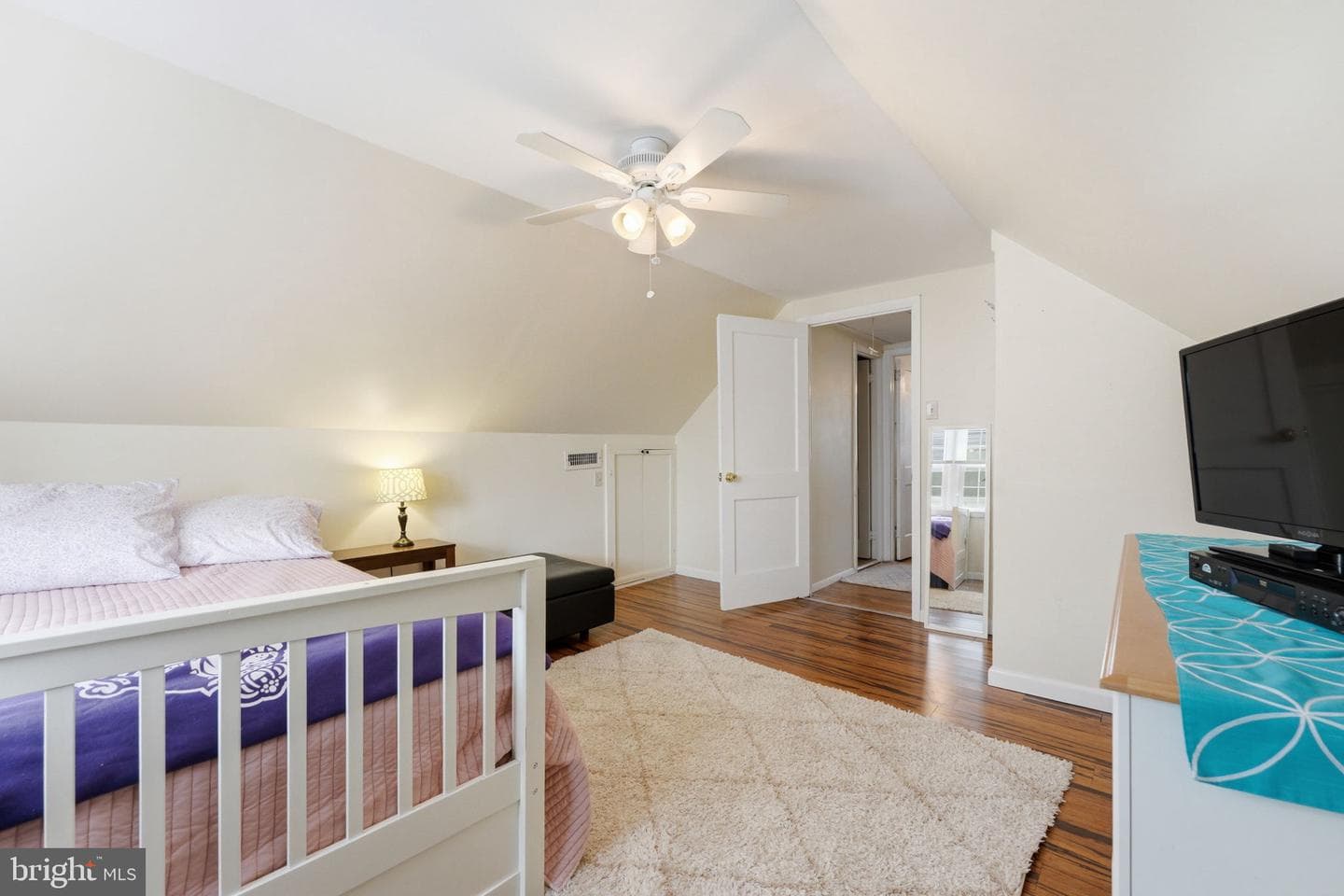 66 Oxford Circle photo 23