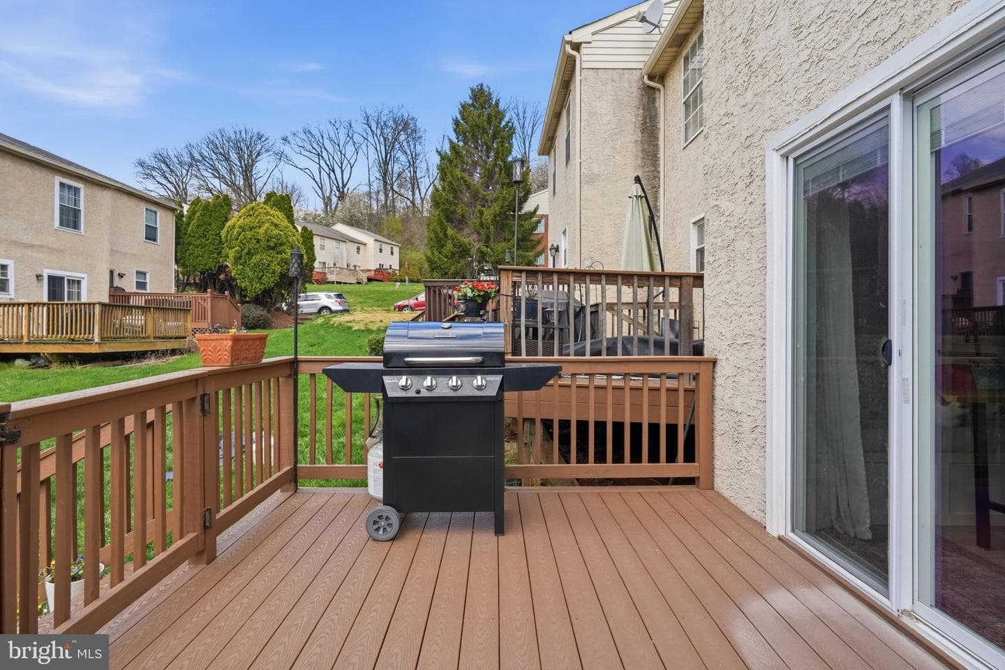 651 Coates Lane photo 36