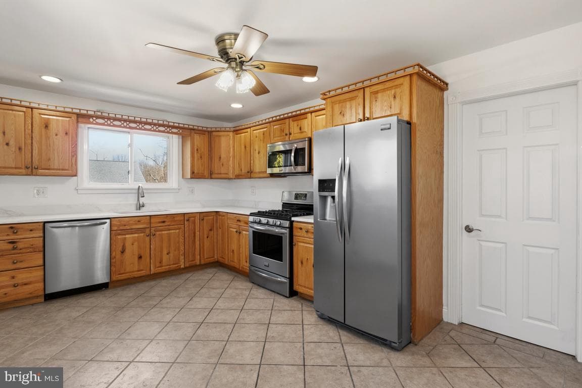 416 Stuart Lane photo 12