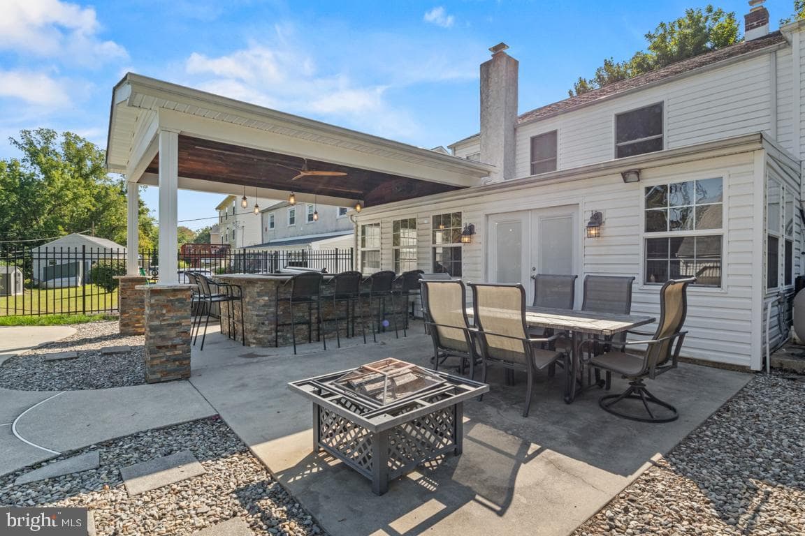 416 Stuart Lane photo 32