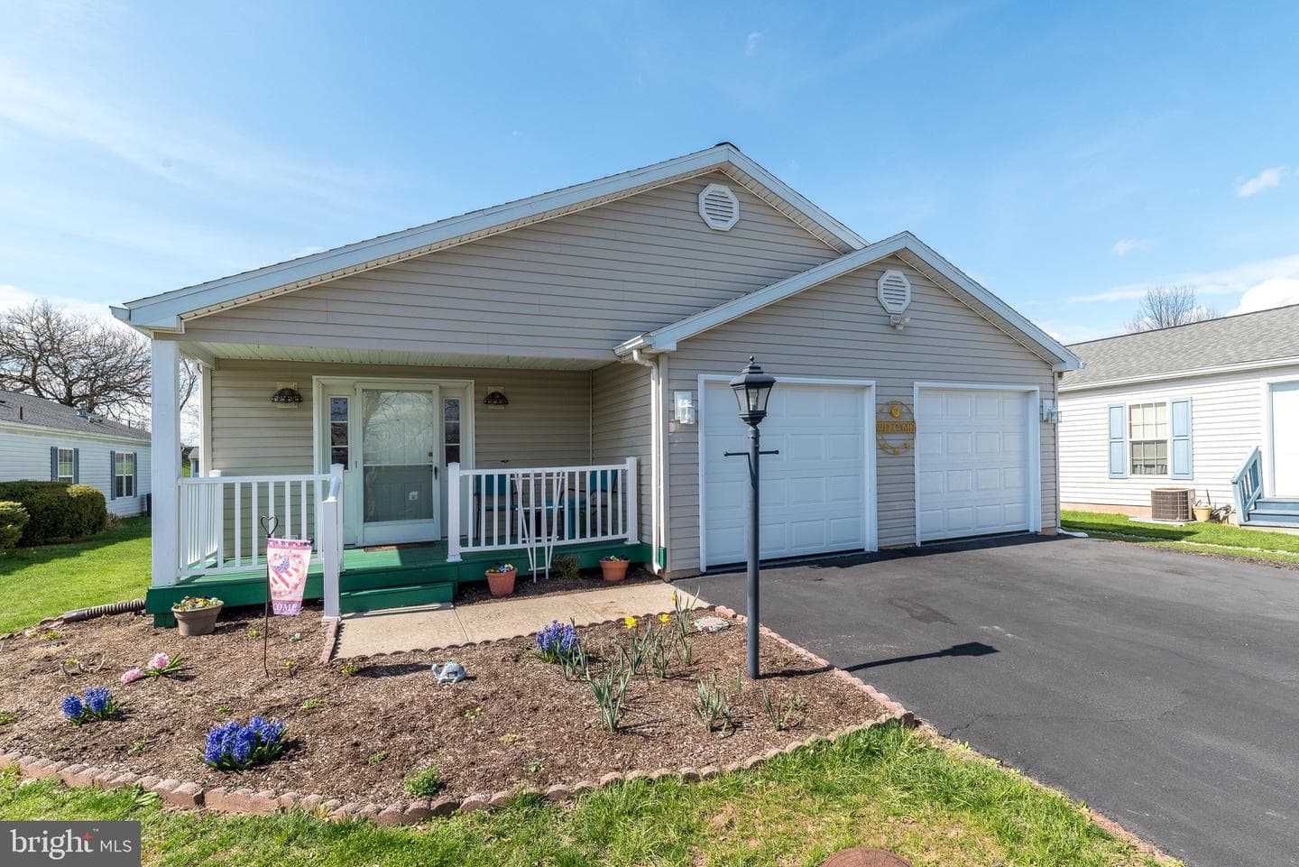 307 Carver Ln