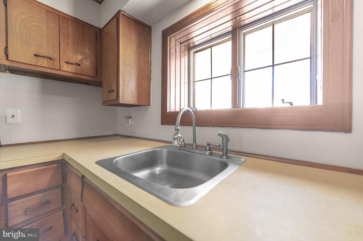 302 Garth Road photo 11
