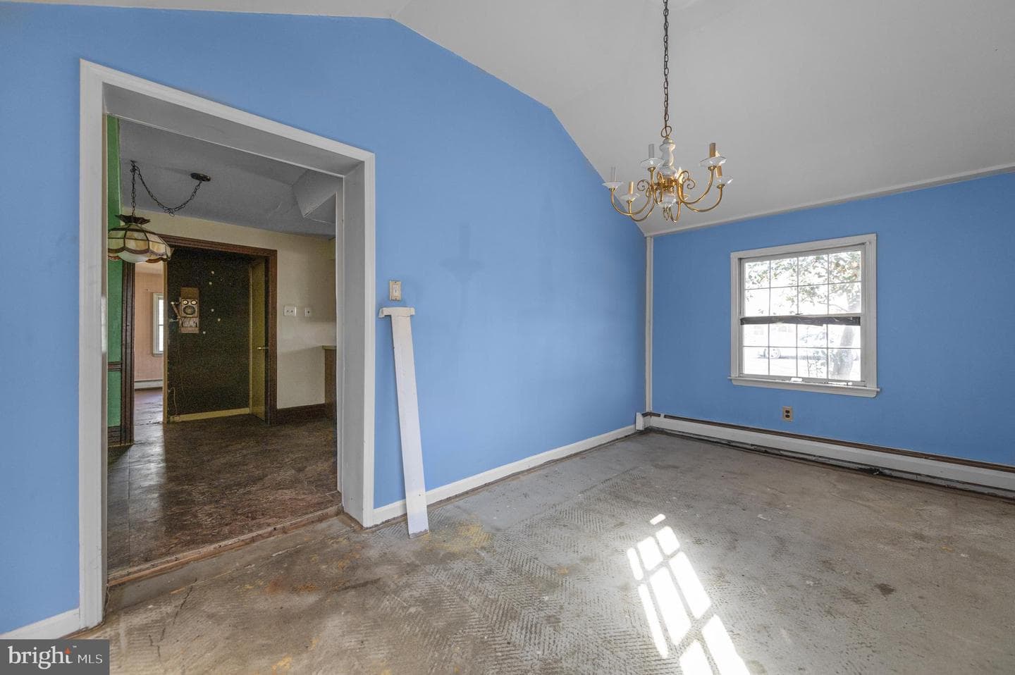 302 Garth Road photo 13