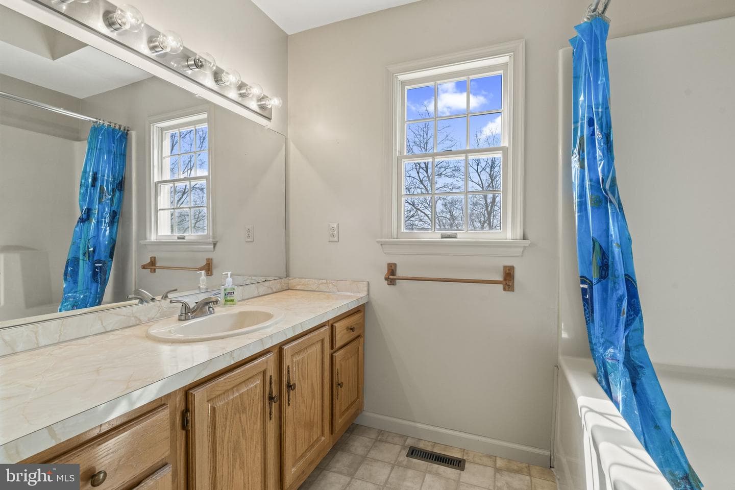 510 Upland Street photo 29