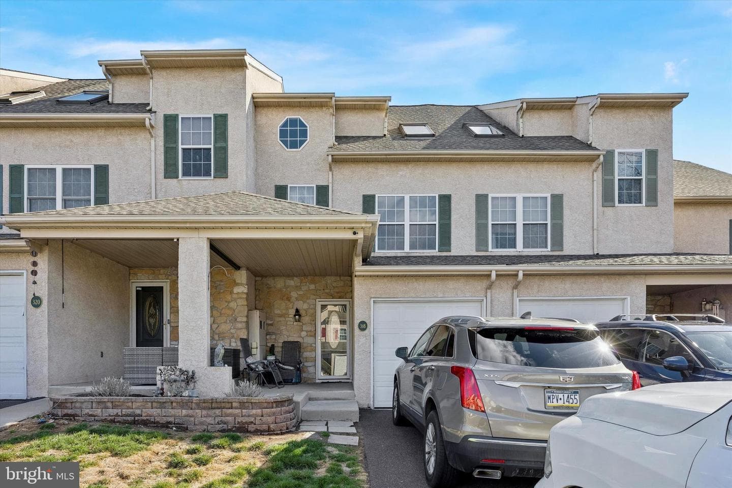 318 Parkview photo 2