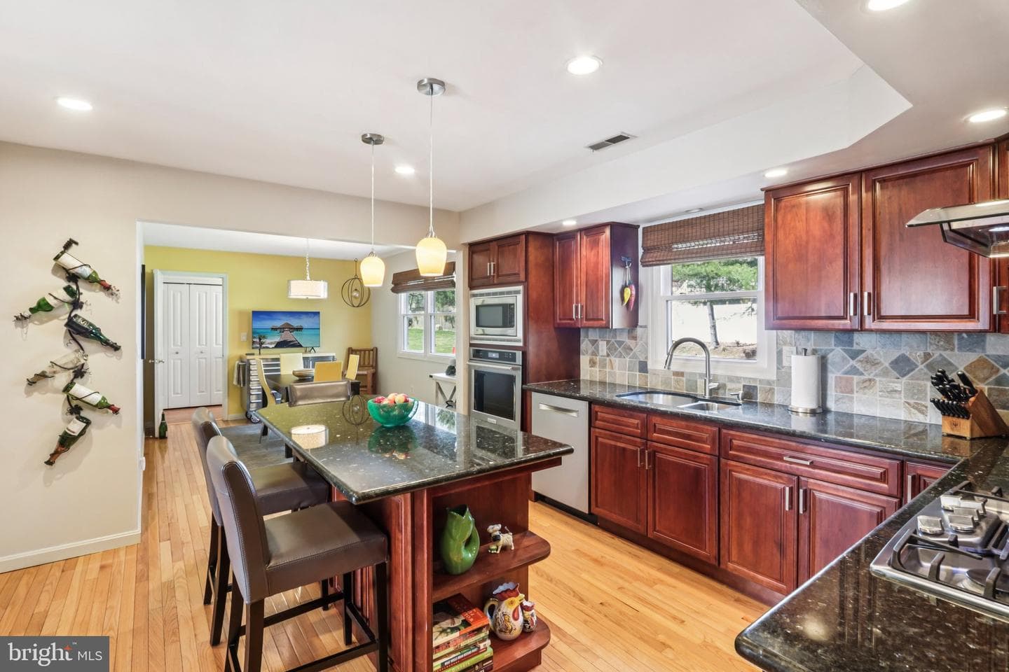 1228 Jarvis photo 20