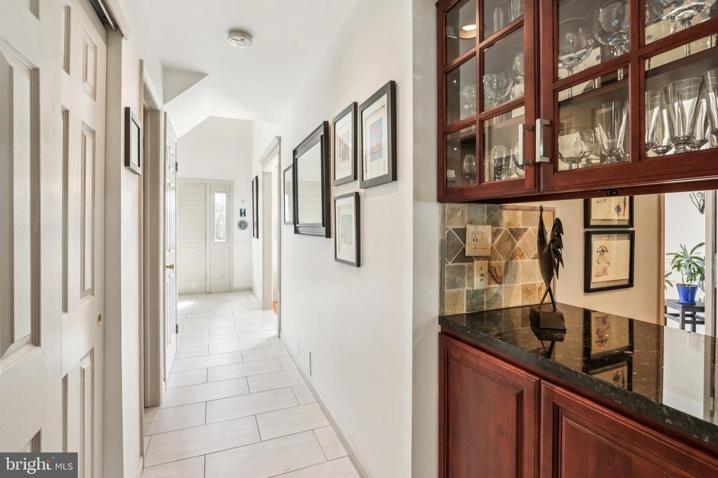 1228 Jarvis photo 29