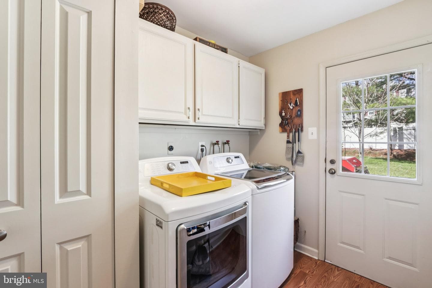 1228 Jarvis photo 33