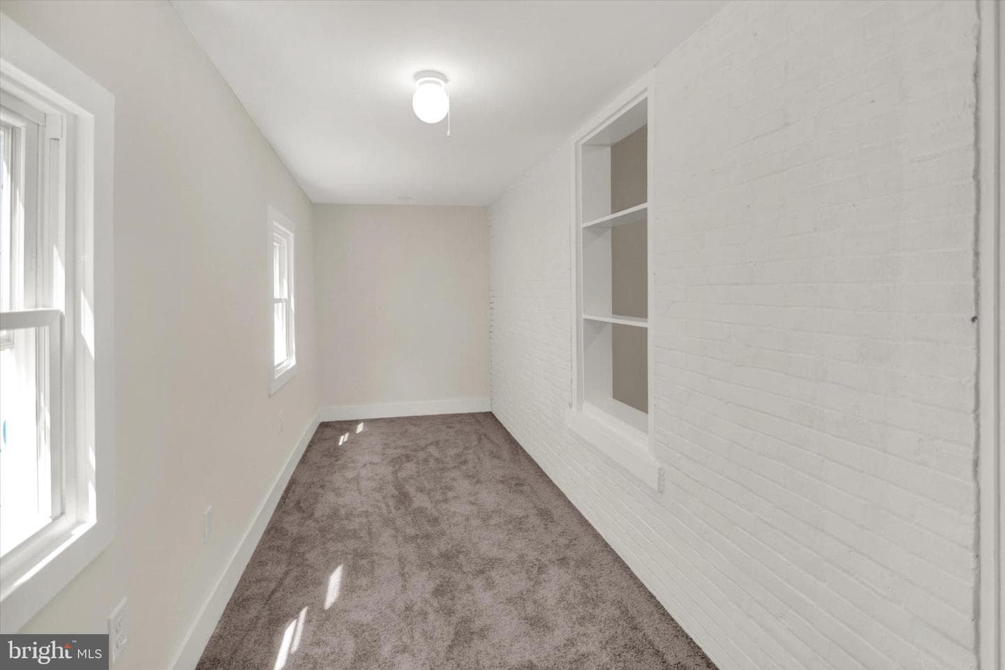 517 W 5th Street photo 24