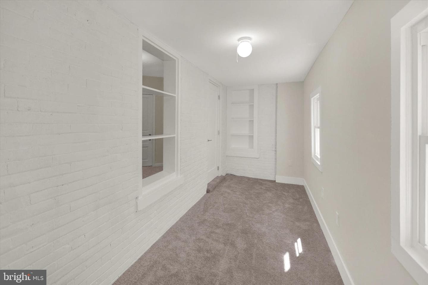 517 W 5th Street photo 25