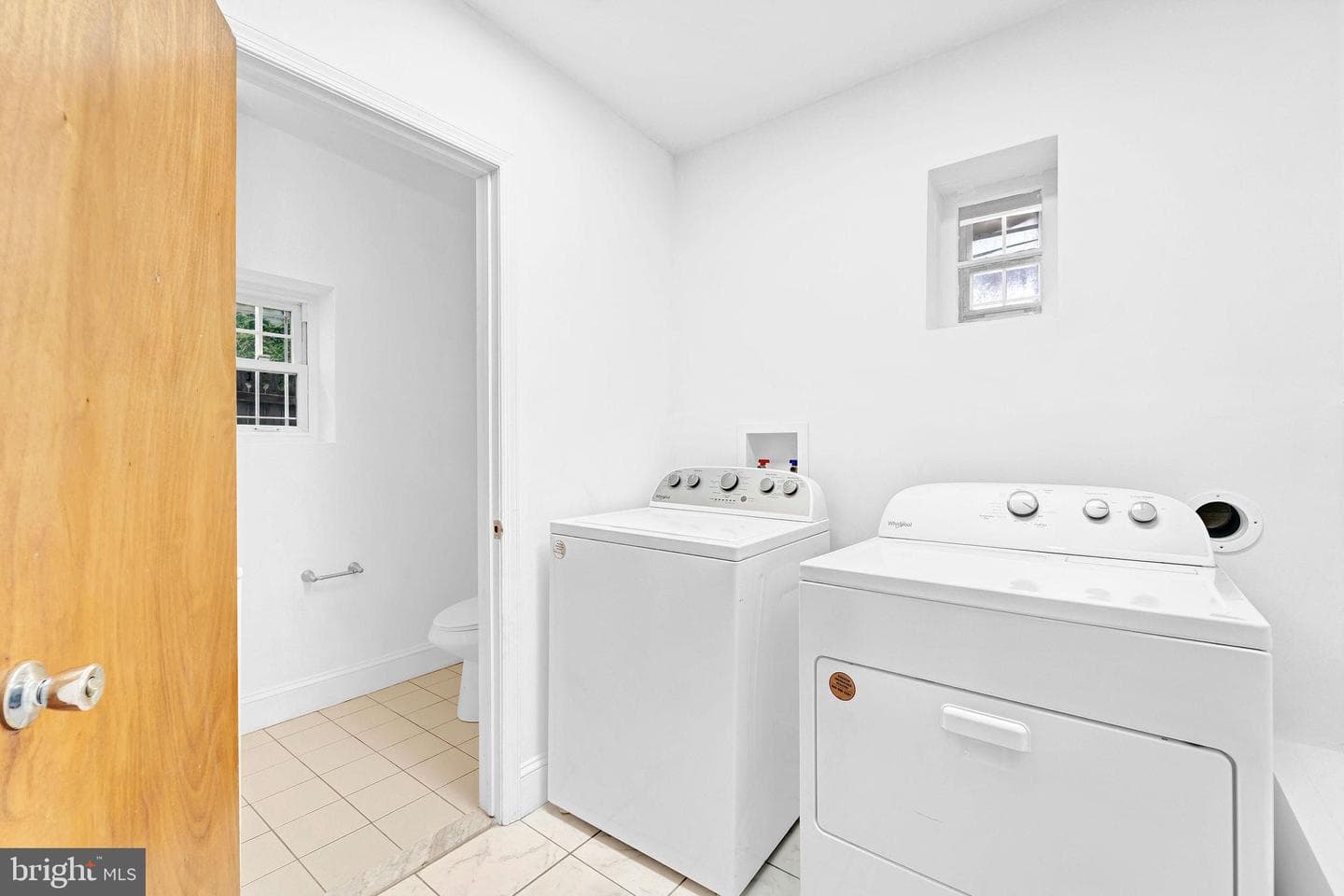 28 W Airy Street photo 11