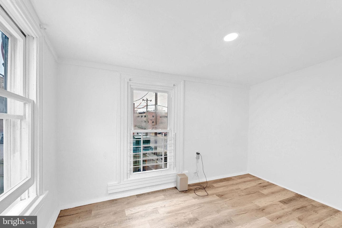 28 W Airy Street photo 15
