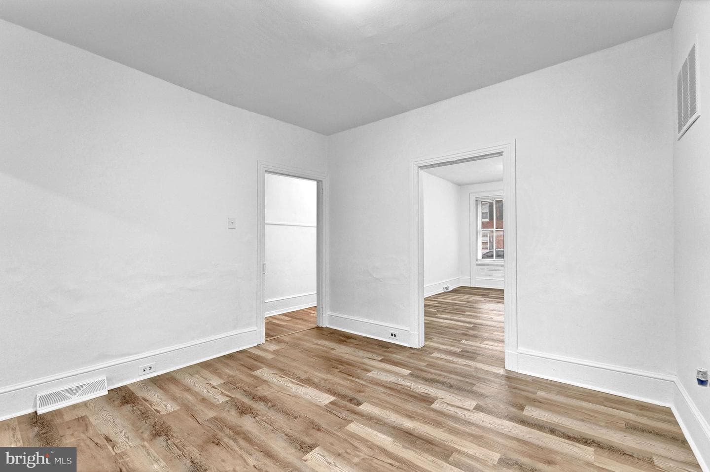 28 W Airy Street photo 27