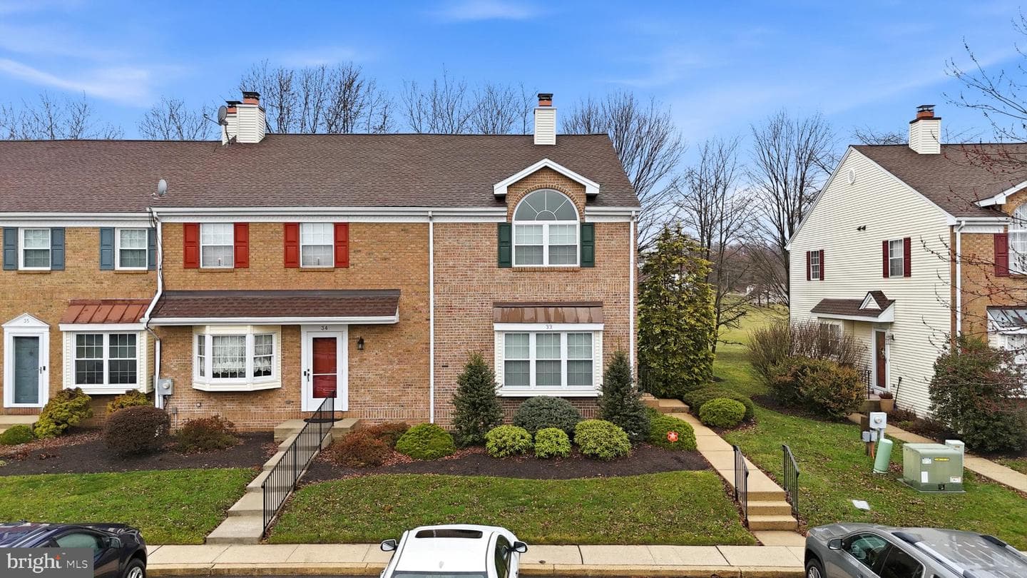 33 Stafford Square photo 3