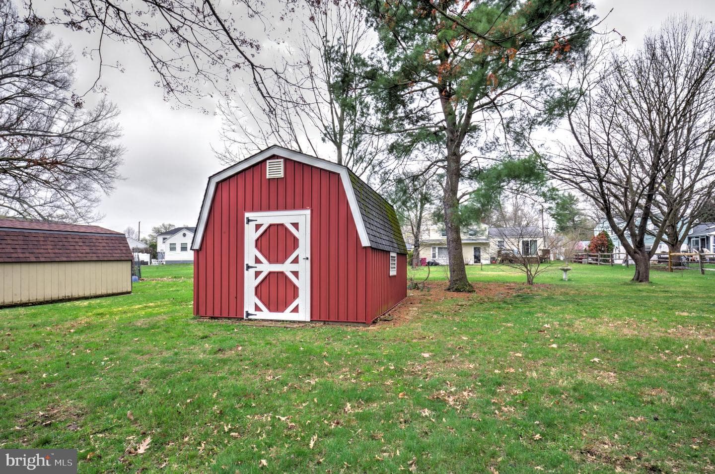 1118 Emerald Avenue photo 43