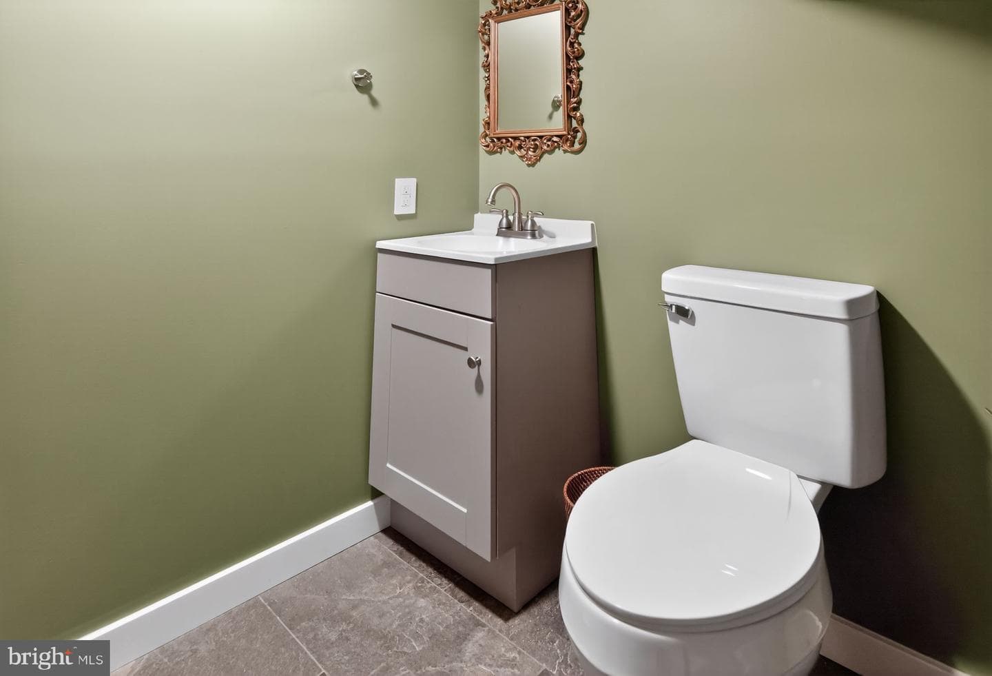 548 Belmont Street photo 21