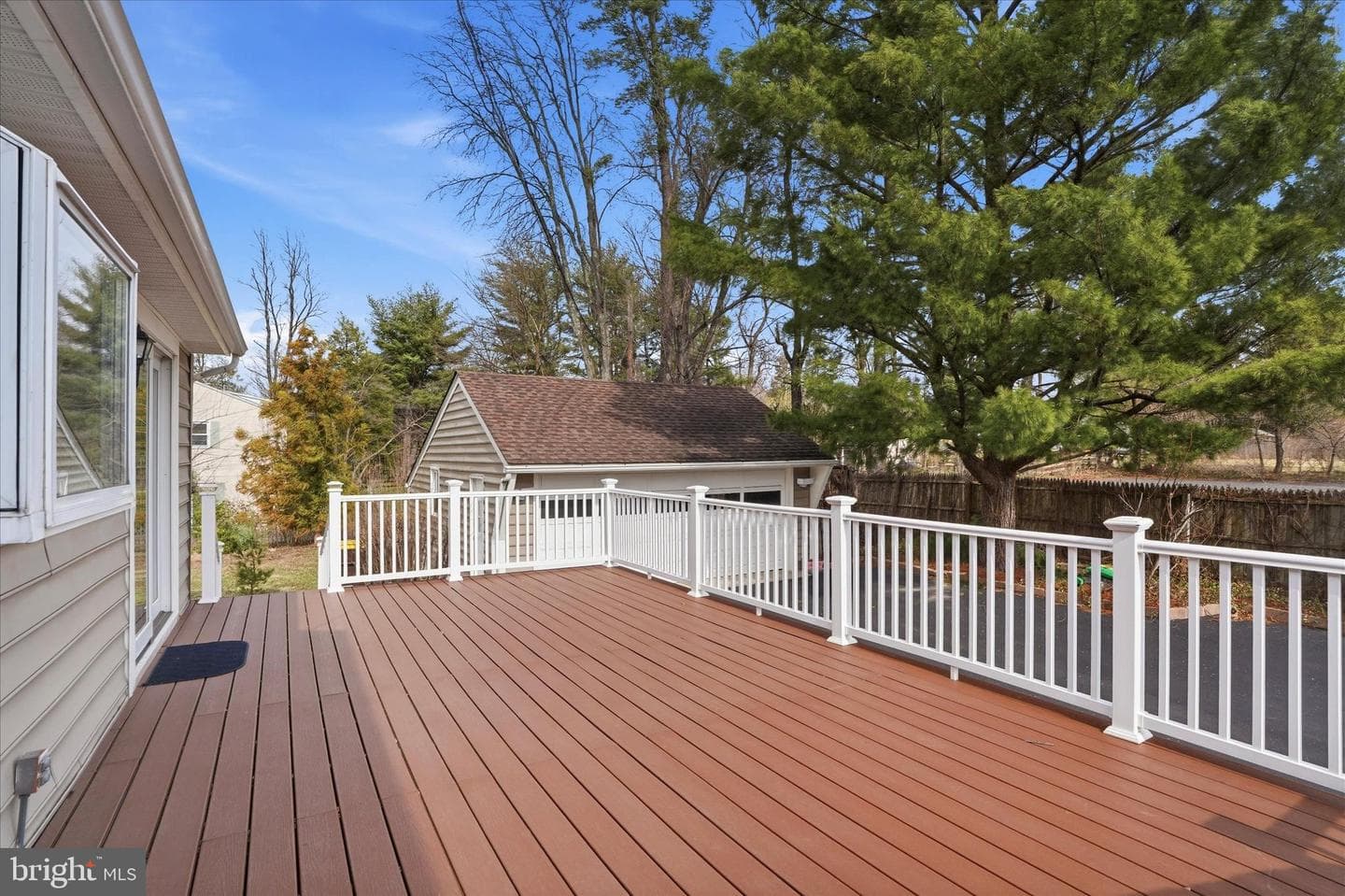 898 Crestline Drive photo 32
