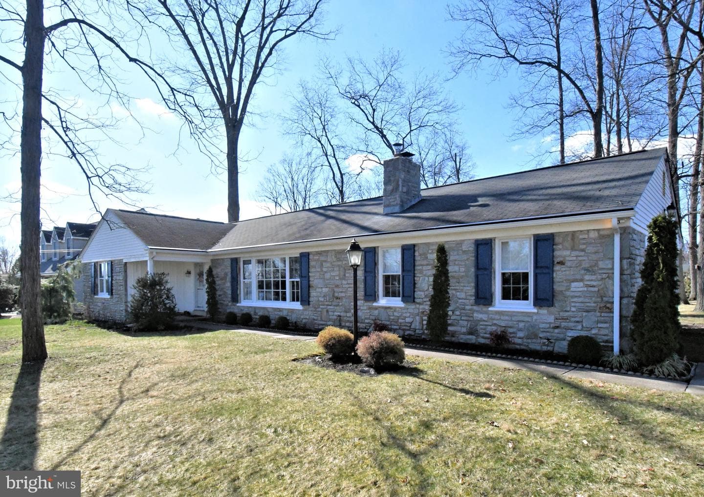 227 W Reliance Road