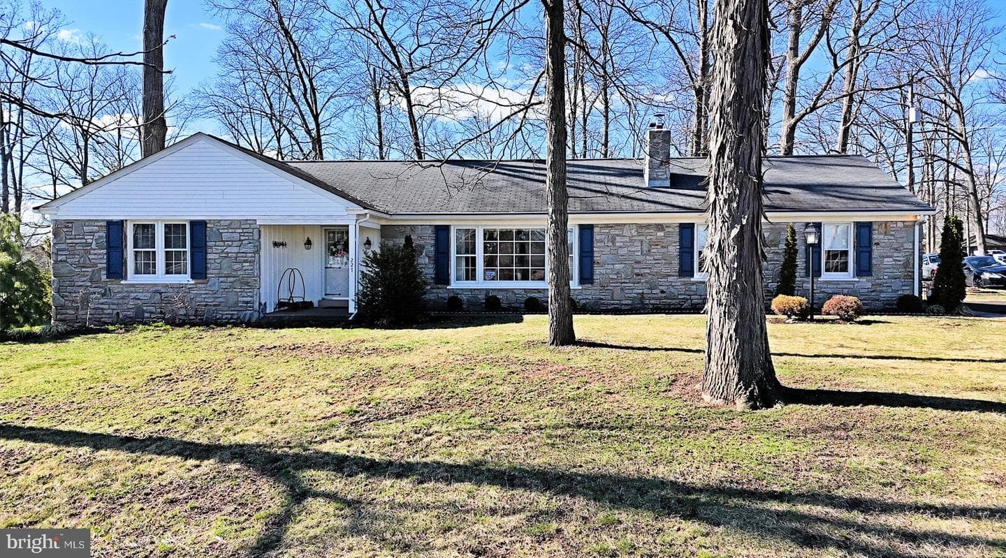 227 W Reliance Road photo 4