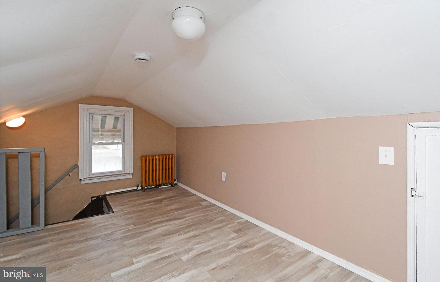 20 E Howard Street photo 10