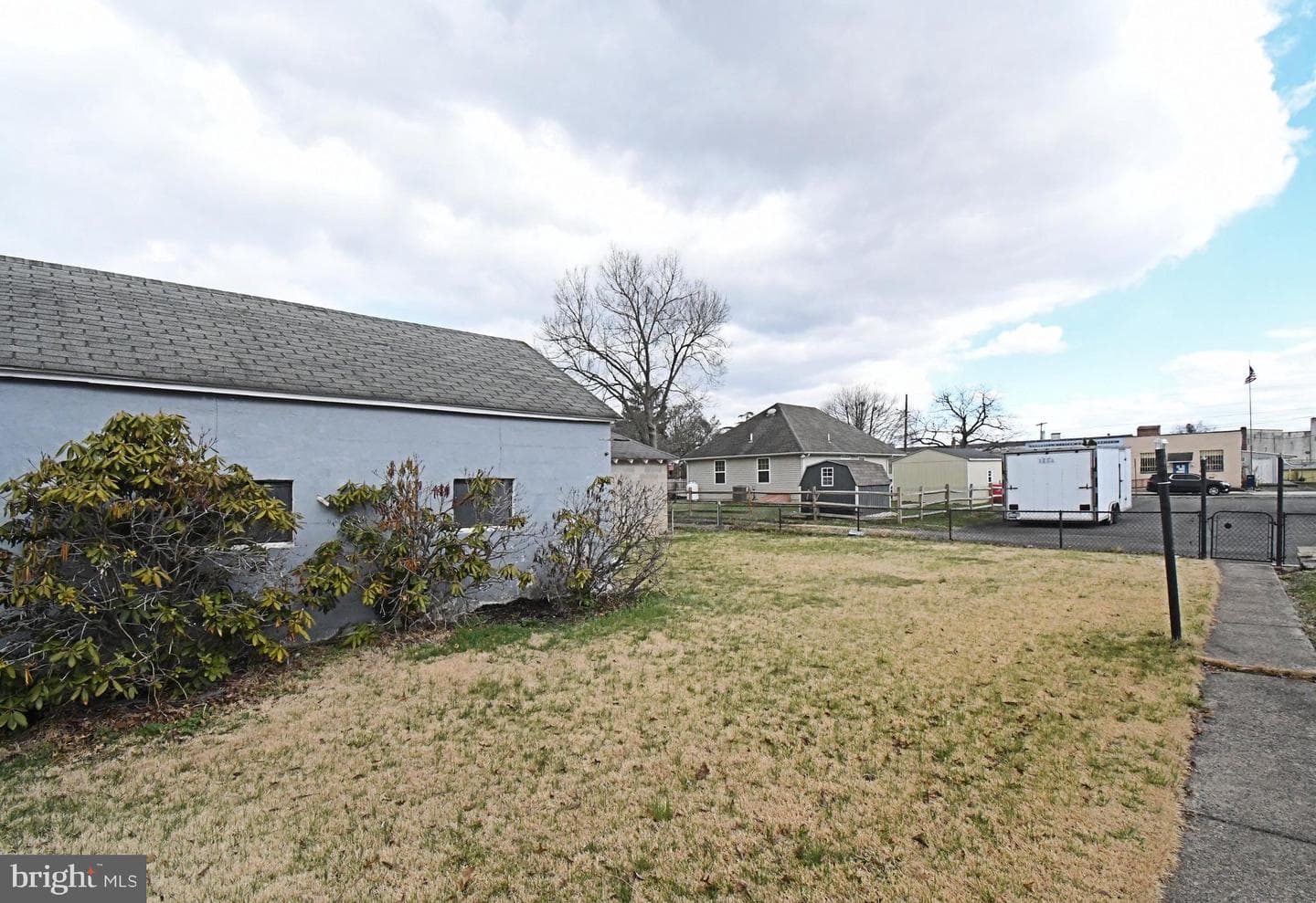 20 E Howard Street photo 17