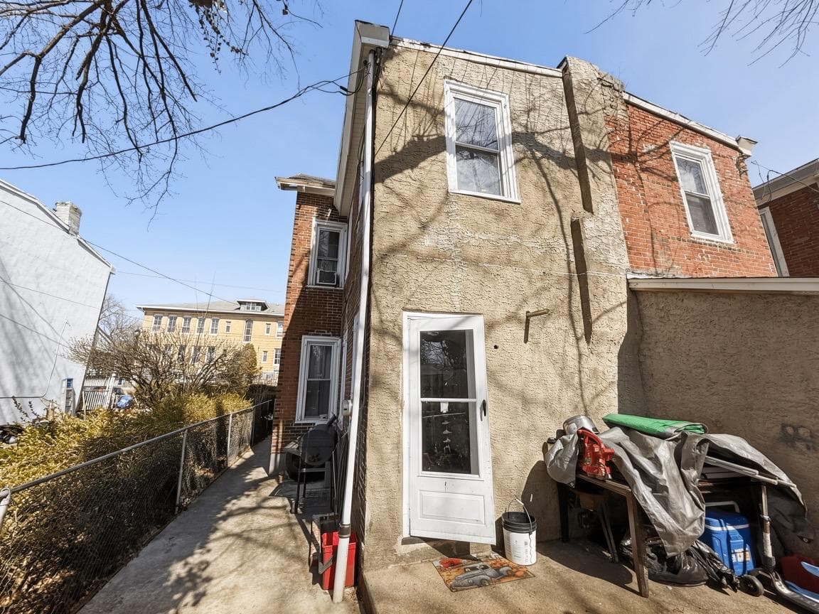 222 E Spruce Street photo 14
