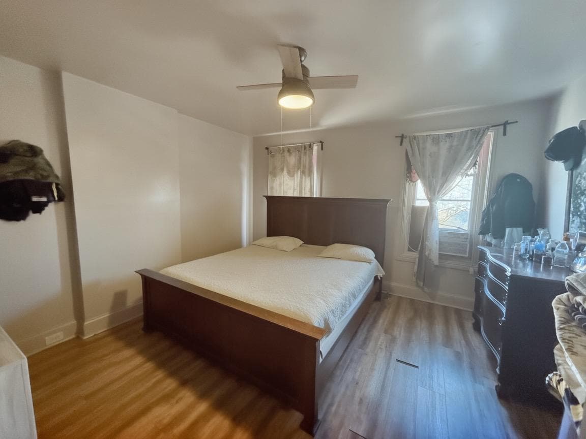 222 E Spruce Street photo 5