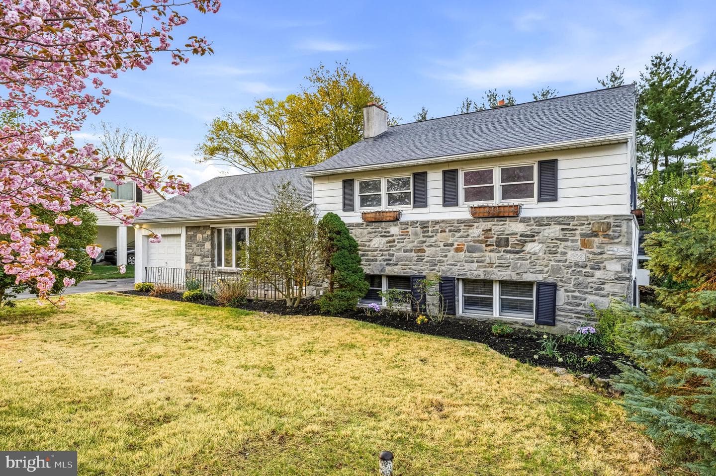 574 General Armstrong Road