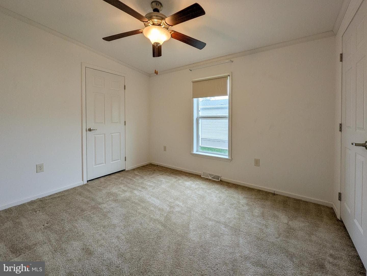 22 Holiday Avenue photo 15
