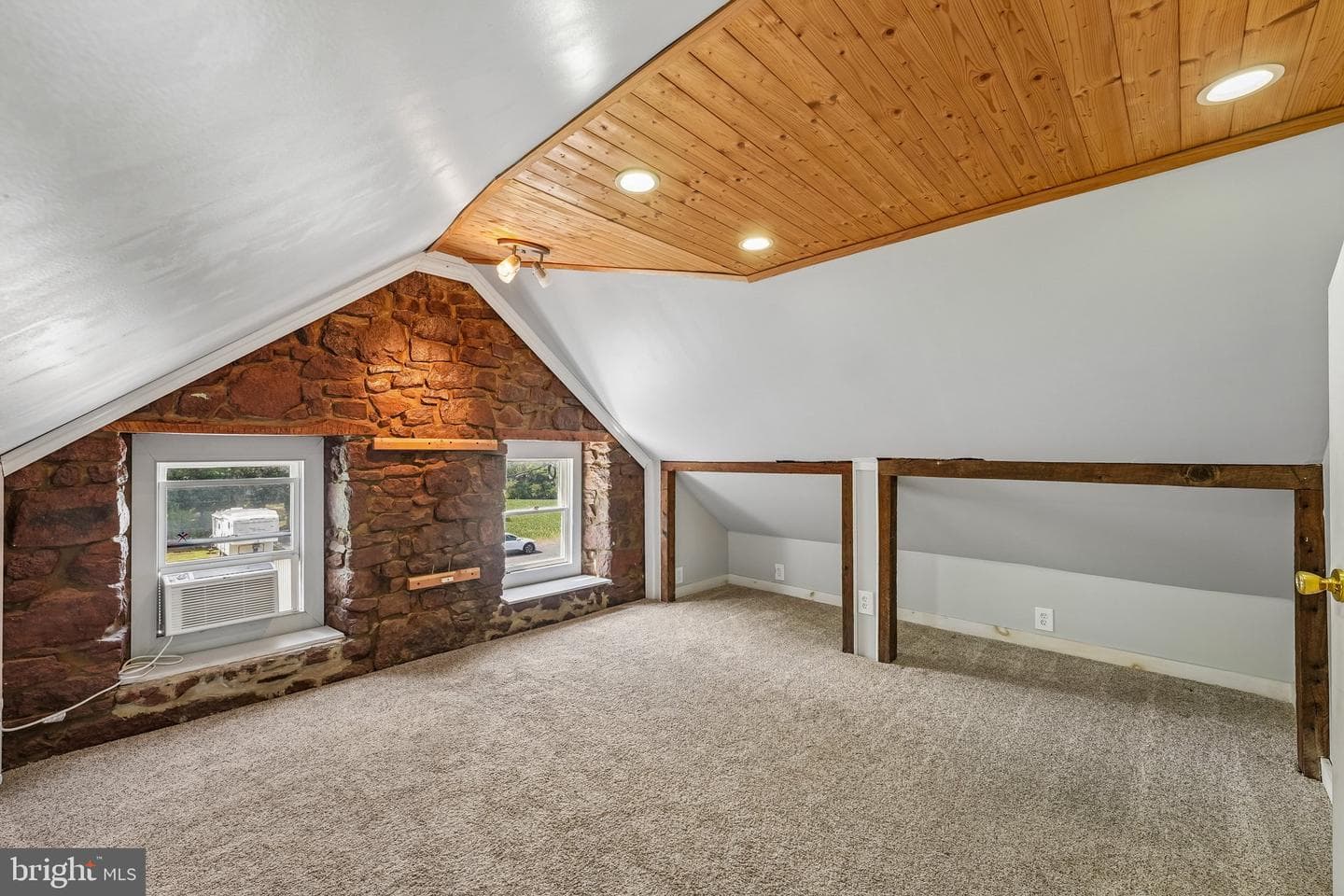 136 Souder Road photo 25