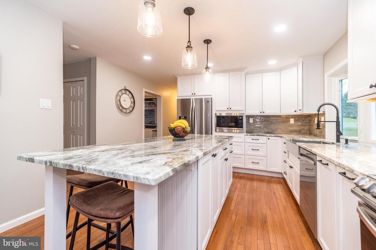 221 Stefan Place photo 17