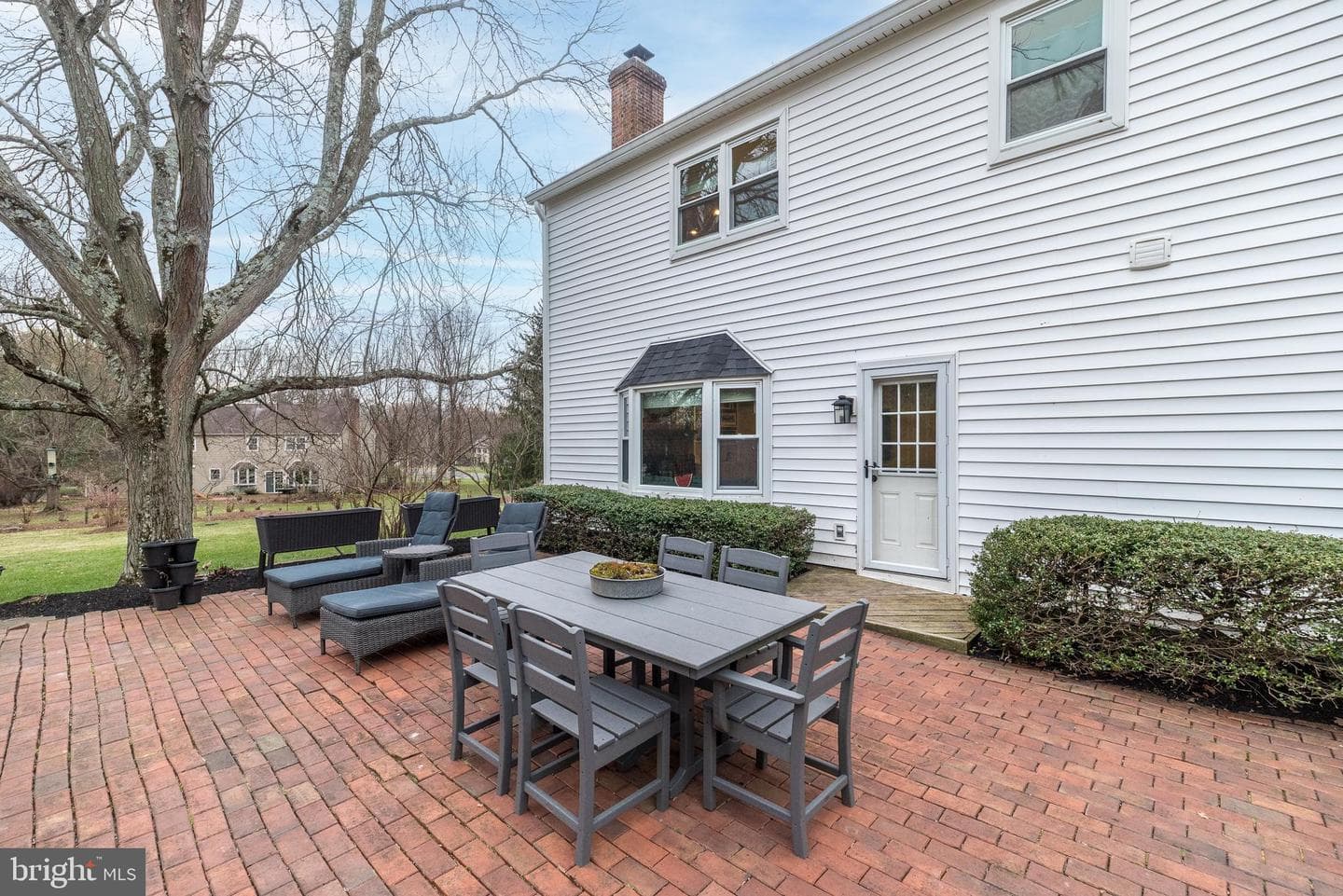 221 Stefan Place photo 61