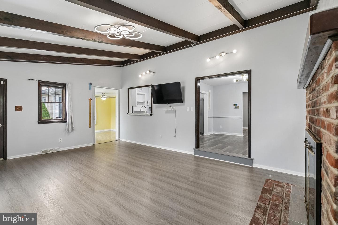 556 Anne Street photo 37