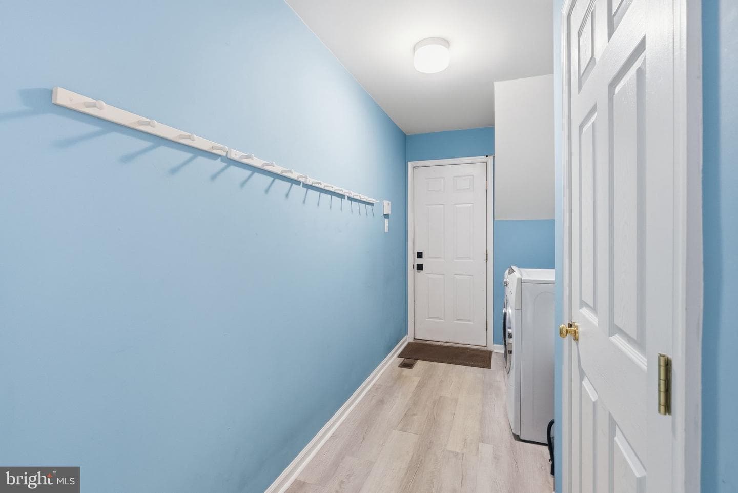 2111 Peregrine Circle photo 29